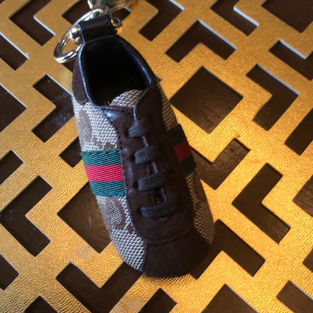 Gucci 🔑 keychain
